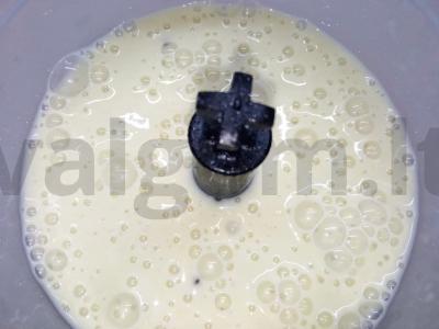 Kefyro ir bananų kokteilis Žingsnis 2