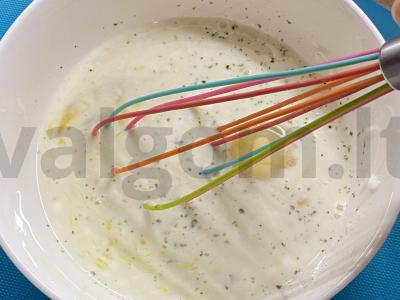 Žiedinių kopūstų, sezamų ir dešrelių troškinys Žingsnis 11