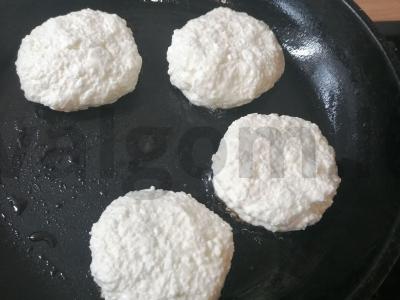 Minkšti varškės sūreliai be cukraus Žingsnis 2