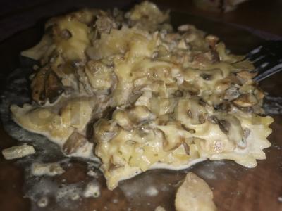 Kepti makaronai su grybais pagrindine nuotrauka