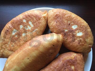 Pyragai su bulvėmis ir aviena pagrindine nuotrauka