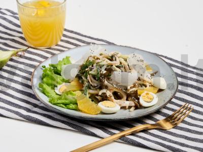 Kalmarų filė salotos pagrindine nuotrauka