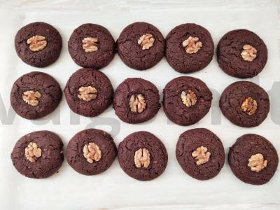 Aromatizuoti sausainiai su imbieru ir kakava pagrindine nuotrauka