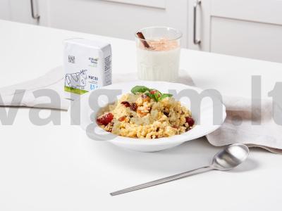 Bulgur košė su džiovintais vaisiais per 20 minučių pagrindine nuotrauka