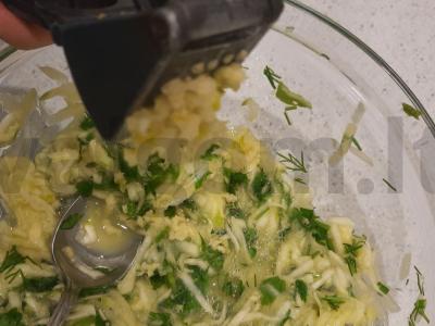 Sveikos naminės cukinijų bulvytės Žingsnis 5