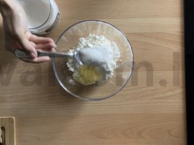 Saldūs sūrio pyragaičiai pagal specialų receptą Žingsnis 2