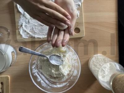 Saldūs sūrio pyragaičiai pagal specialų receptą Žingsnis 5