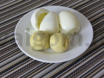 Sluoksniuotos salotos su vištienos krūtinėle Žingsnis 3