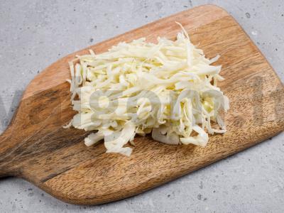 Kapustniakas su šviežiais kopūstais ir grybais Žingsnis 2