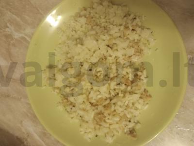 Vegetariškas plovas su sojų mėsa pagrindine nuotrauka