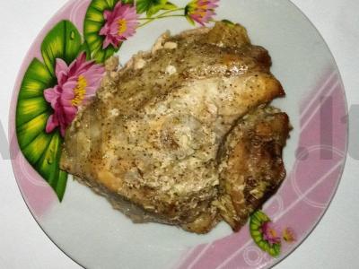 Aromatinga kiauliena su česnakais pagrindine nuotrauka