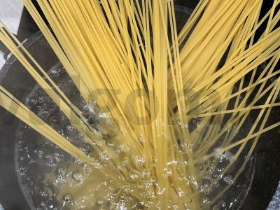 Makaronai su pesto padažu ir tigrinėmis krevetėmis Žingsnis 1