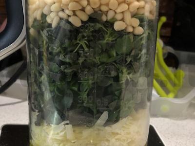 Makaronai su pesto padažu ir tigrinėmis krevetėmis Žingsnis 3