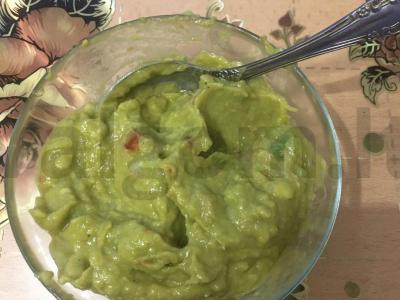 Gvakamolė avokadų mėgėjams pagrindine nuotrauka