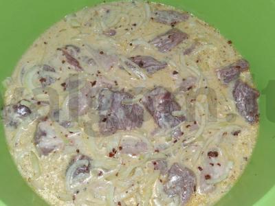 Kiaulienos kebabas pieno marinate su sojų padažu ir ajranu Žingsnis 2