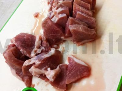 Kiauliena, kepta su bulvėmis ir grybais Žingsnis 9