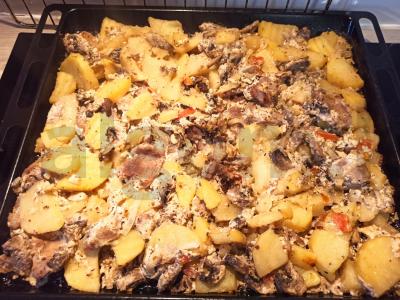 Kiauliena, kepta su bulvėmis ir grybais Žingsnis 15