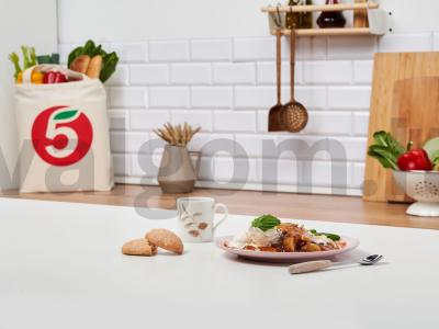 Keptuvėje kepti obuoliai su ledais pagrindine nuotrauka