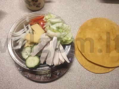 Tortilija su kumpiu ir sūriu jogurto padaže Žingsnis 2