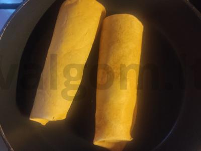 Tortilija su kumpiu ir sūriu jogurto padaže Žingsnis 3