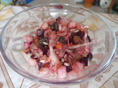 Daržovių salotos su marinuotais grybais, saulėgrąžų sėklomis ir Dižono garstyčiomis Žingsnis 4