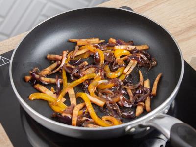 Soba su kumpiu ir paprikomis Žingsnis 3