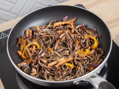 Soba su kumpiu ir paprikomis Žingsnis 4