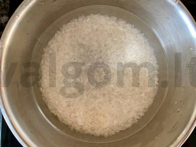 Aromatingi mėsos kukuliai su pomidorų ir majonezo padažu Žingsnis 1