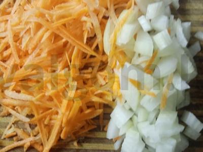 Ryžiai su vištiena ir daržovėmis Žingsnis 1