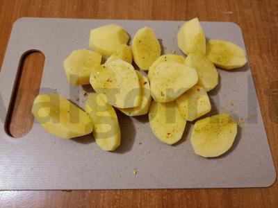 Orkaitėje su bulvėmis kepta vištiena Žingsnis 2