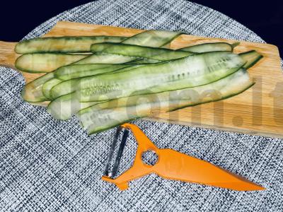 Spalvingas užkandis "Cucumber Roll". Žingsnis 2