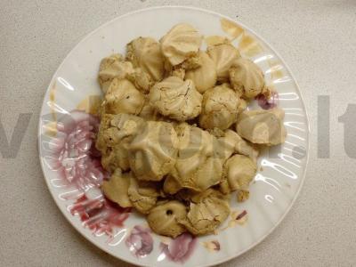 Oru pabučiuoti sausainiai. pagrindine nuotrauka