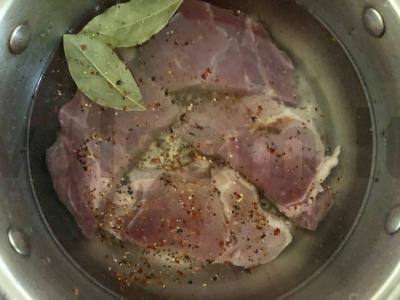 Charčo sriuba su graikiniais riešutais Žingsnis 1
