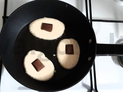 Šokoladu įdaryti blyneliai Žingsnis 3
