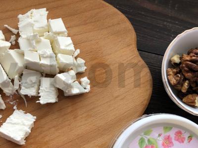 Kriaušės su sūriu, medumi ir riešutais Žingsnis 2