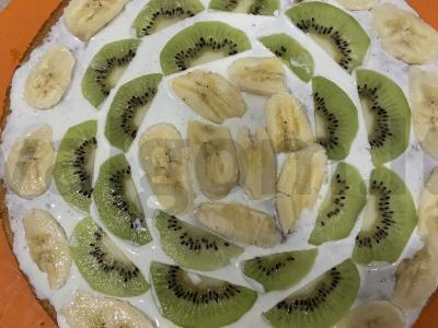 Grietinės pyragas su bananais ir kiviais Žingsnis 3