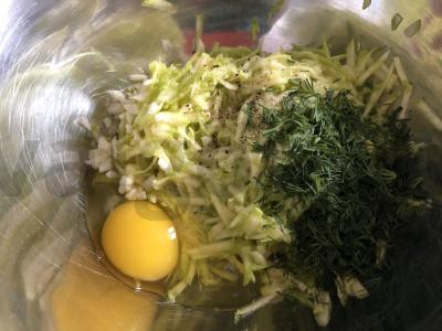 Gražūs cukinijų paplotėliai. Žingsnis 1