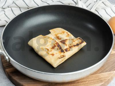 Įdaryti blyneliai su grybais ir kiaušiniais Žingsnis 5