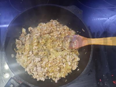 Blyneliai su mėsos įdaru Žingsnis 3