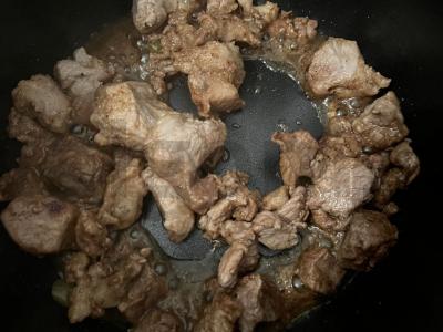 Grikių plovas daugiafunkcinėje keptuvėje Žingsnis 1