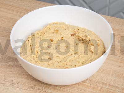 Kalėdinis lazdyno riešutų keksas Žingsnis 4