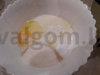 Neįprastas šokoladinis žmogeliukas su glajumi Žingsnis 2