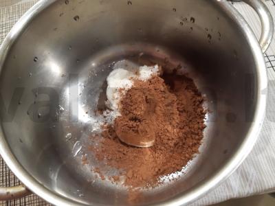 Neįprastas šokoladinis žmogeliukas su glajumi Žingsnis 5