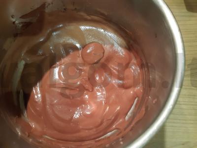 Neįprastas šokoladinis žmogeliukas su glajumi Žingsnis 6