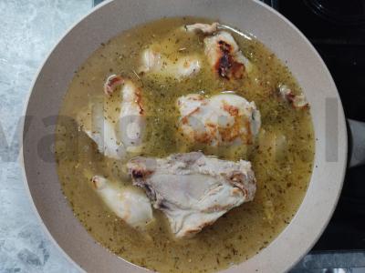 Švelnus triušienos frikasė vyno padaže Žingsnis 2