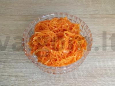 Greitos ir lengvos korėjietiškos morkos pagrindine nuotrauka