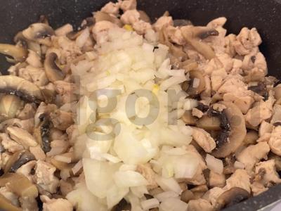 Brusketos su vištiena ir grybais po sūrio pagalve Žingsnis 2