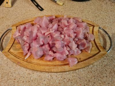 Julienne su vištiena, česnakais ir prieskoniais Žingsnis 1