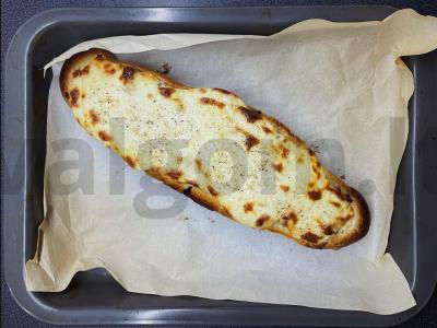 Įdaryta bagetė pagrindine nuotrauka