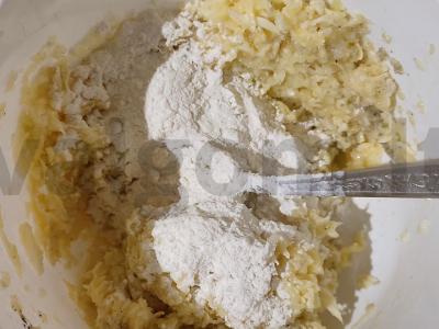 Kopūstų troškinys su sūriu ant kvietinių miltų Žingsnis 5